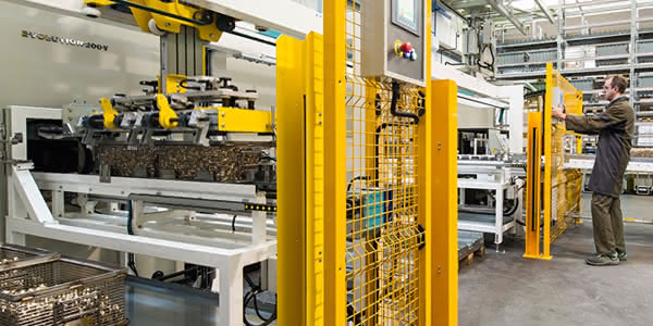 Impianto di lavaggio automatizzato Eredi Baitelli con lavametalli a circuito chiuso e ad alcool modificato, per un’efficienza produttiva superiore.